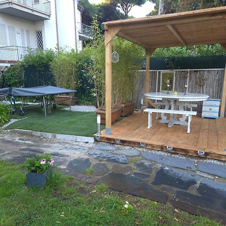 Domusauroom, Relax Nel Cuore Della Versilia - Pet Friendly Виареджо Экстерьер фото