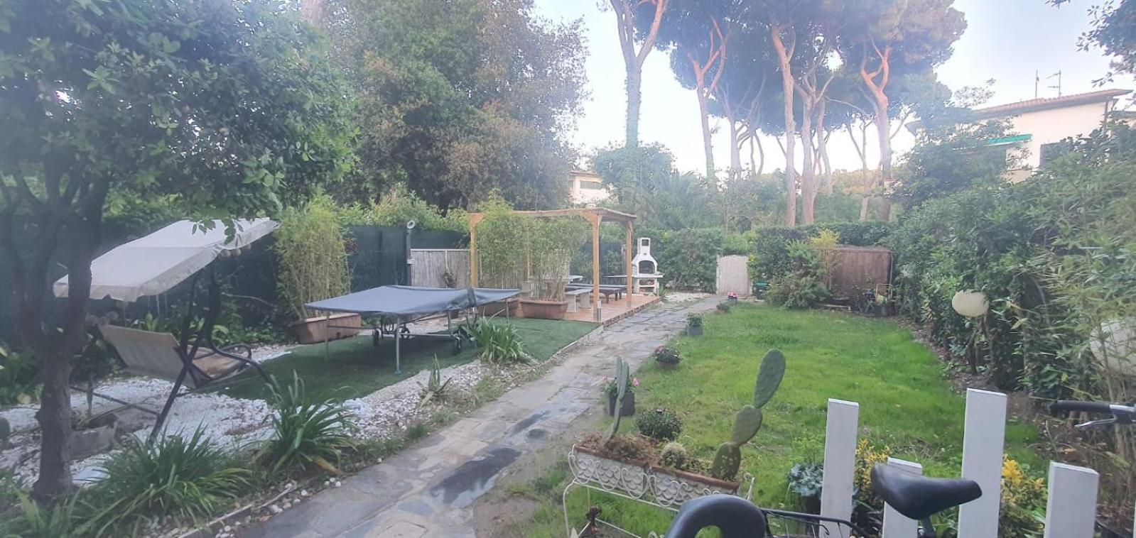 Domusauroom, Relax Nel Cuore Della Versilia - Pet Friendly Виареджо Экстерьер фото