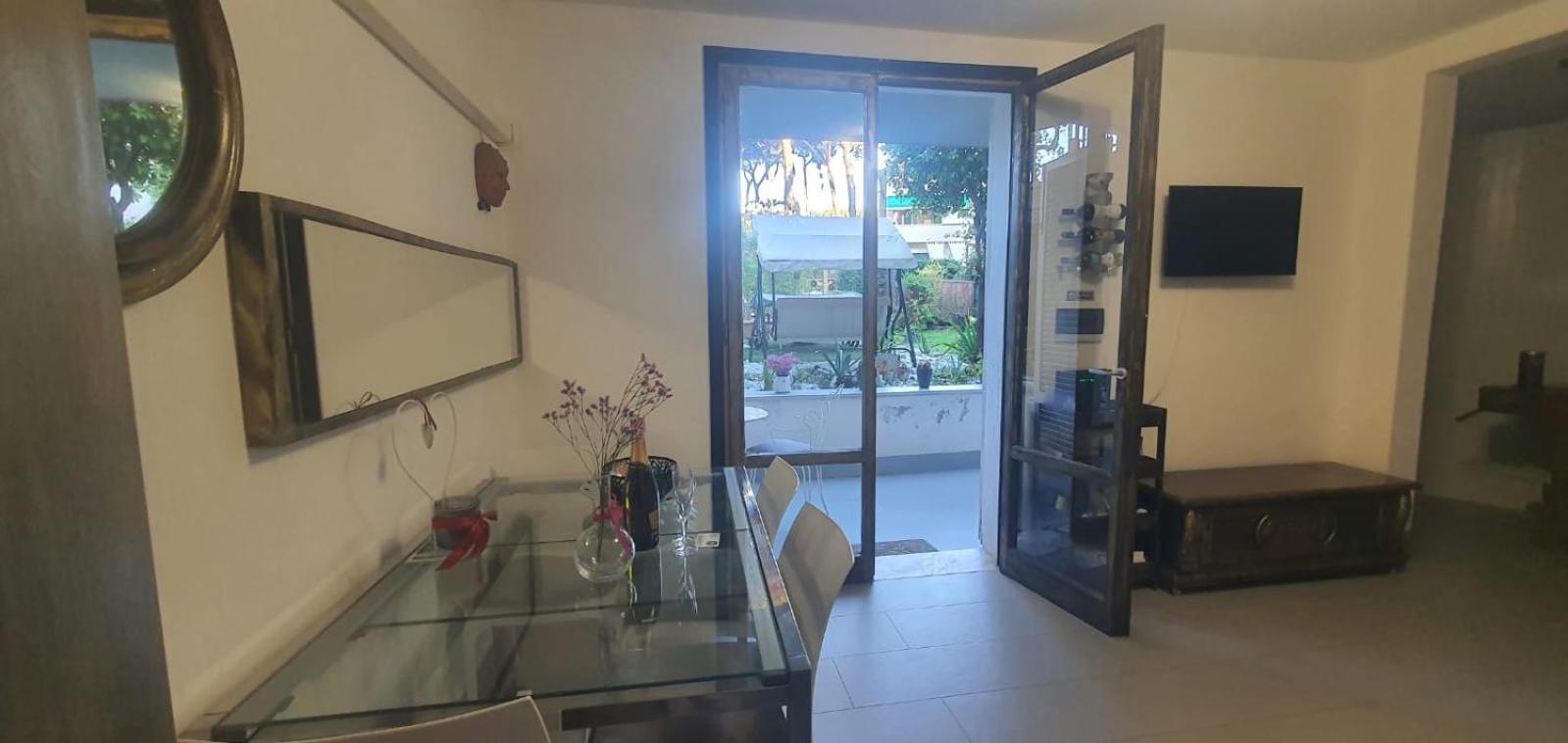 Domusauroom, Relax Nel Cuore Della Versilia - Pet Friendly Виареджо Экстерьер фото