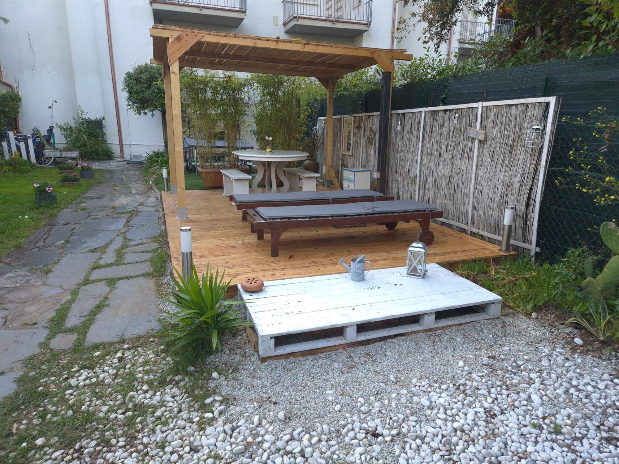 Domusauroom, Relax Nel Cuore Della Versilia - Pet Friendly Виареджо Экстерьер фото